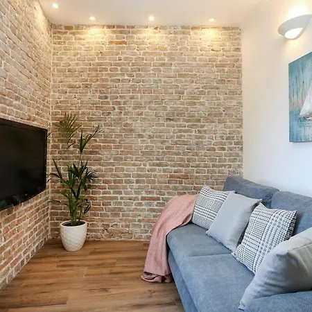 Monfrina 1, Luxury Old Town Near