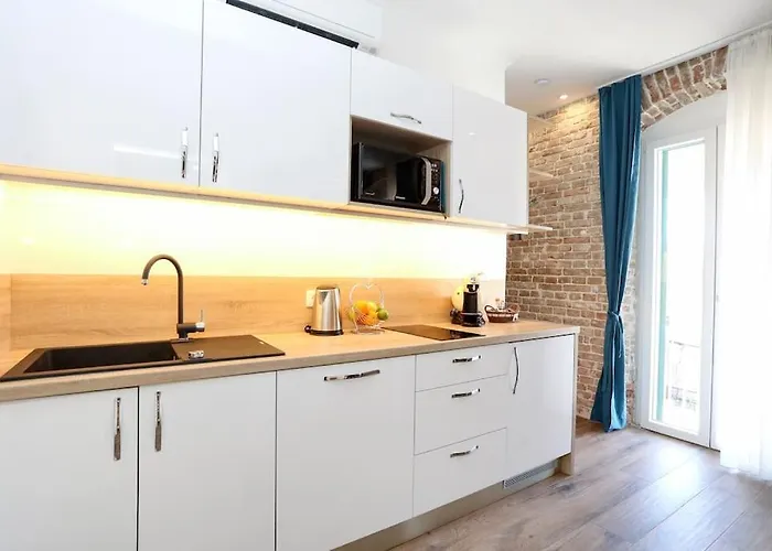 Monfrina 1, Luxury Old Town Near Appartement *