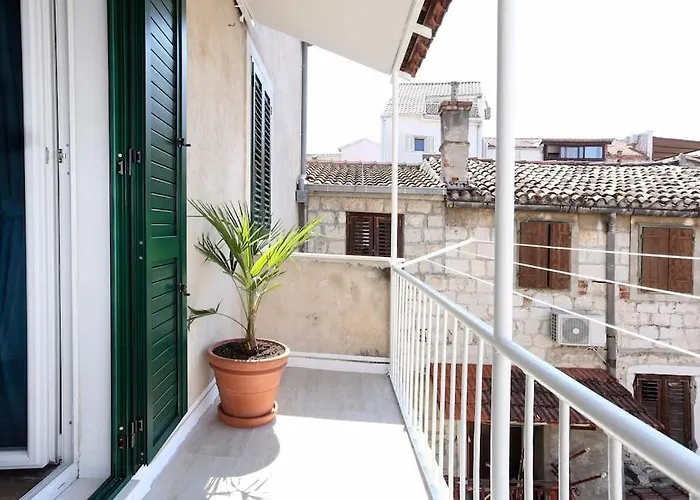 Monfrina 1, Luxury Old Town Near Appartement *