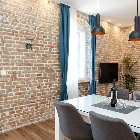 Apartment Monfrina 1, Luxury Old Town Near Split