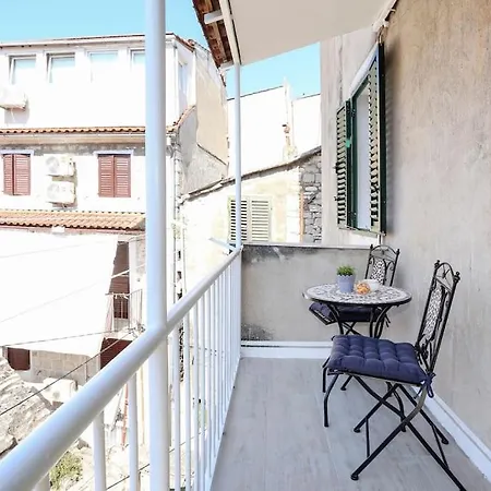 Διαμέρισμα Monfrina 1, Luxury Old Town Near *