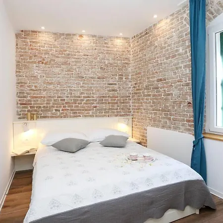 Monfrina 1, Luxury Old Town Near Apartment